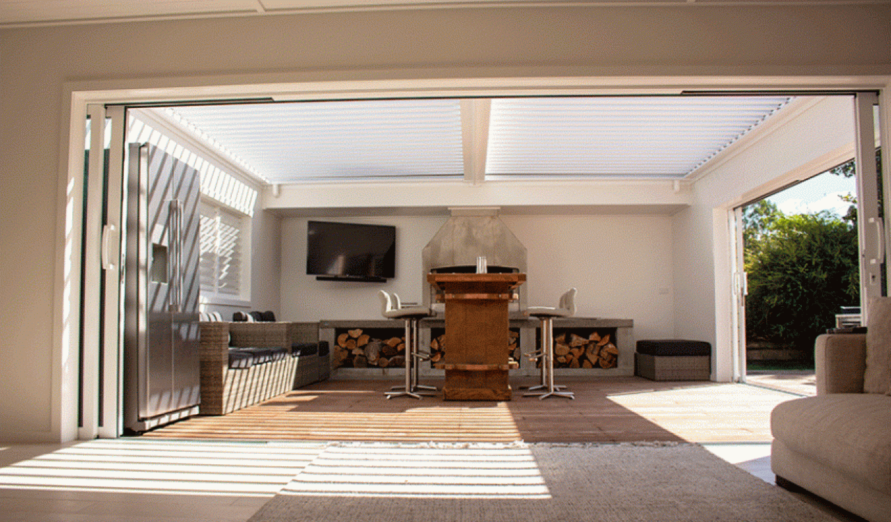 SetWidth850 Integrated Bask Louvre Roofs fitted in the outdoor living area help to blur the line where the inside and outside start and finish v2