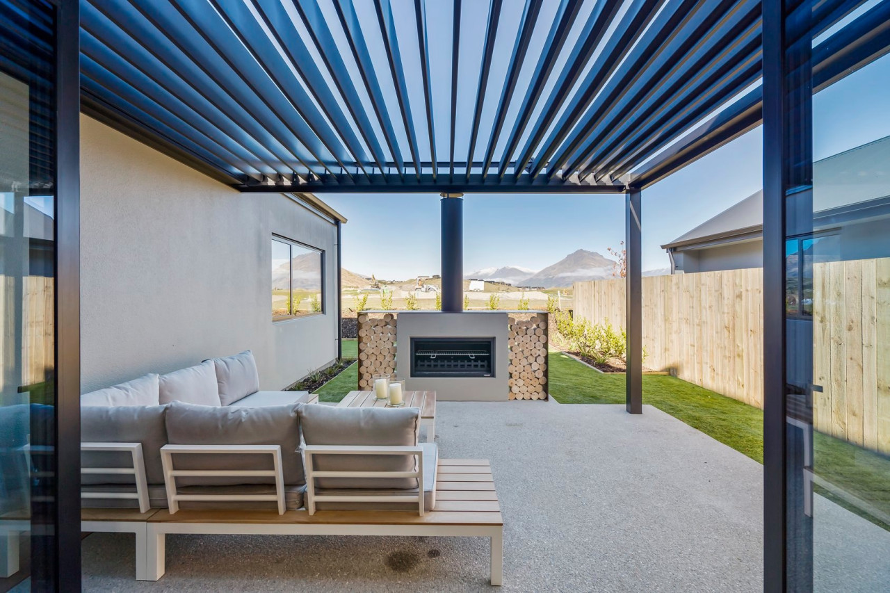 HomePlus Southland Bask Opening Louvre Roof in Satin Black for Jennian Homes Queenstown Showhome 2019 4 v3